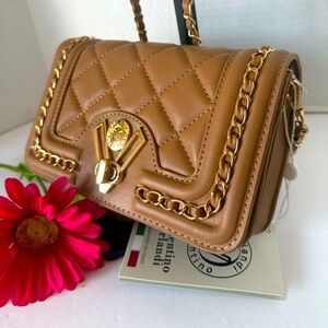 🛑✋PRICE DROP 🛑✋NWT Authentic Elegant Tan Quilted Chain Bag Valentino Orlando.